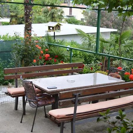 Apartment With Garden And Sea-view *