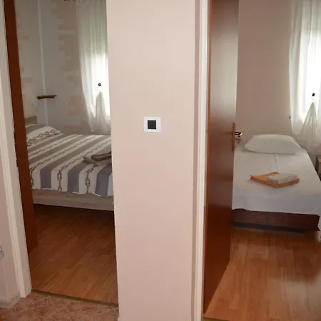 With Garden And Sea-view Apartment