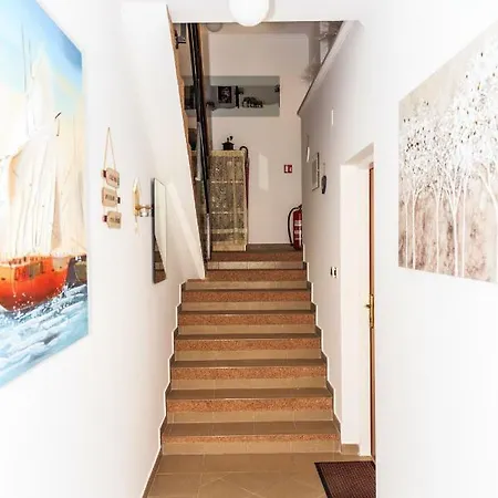 Apartment With Garden And Sea-view Ika