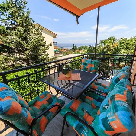 With Garden And Sea-view Apartment *